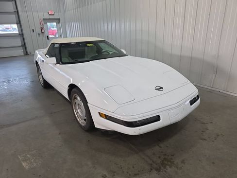 Used 1992 Chevrolet Corvette Convertible RWD image 2
