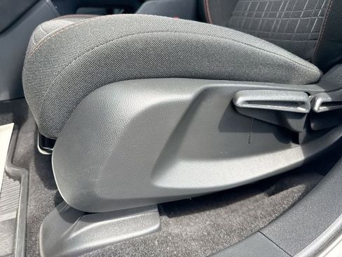Used 2025 Honda HR-V Sport image 12