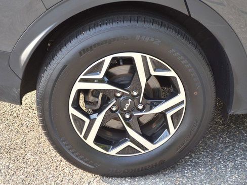 Used 2024 Kia Sportage LX image 11