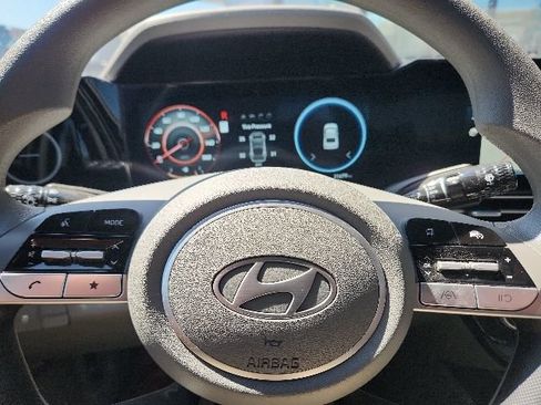 Used 2024 Hyundai Elantra SEL FWD image 22