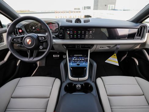 New 2025 Porsche Cayenne S image 24