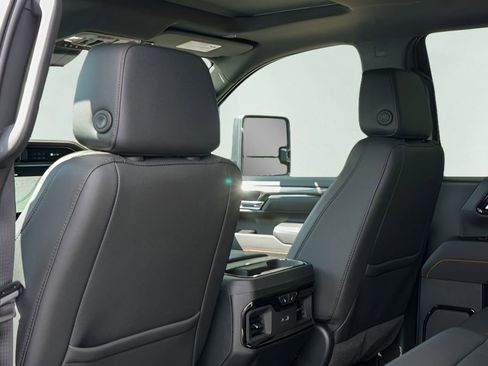 New 2026 GMC Sierra 2500 AT4 w/ AT4 Premium Plus Package AWD/4WD image 17