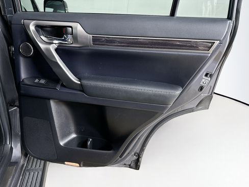 Used 2023 Lexus GX 460 Luxury w/ Sport Design Package image 33