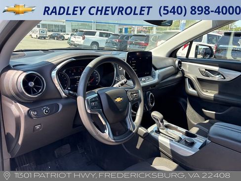 Used 2025 Chevrolet Blazer LT AWD/4WD image 4