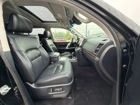 Used 2016 Toyota Land Cruiser AWD/4WD image 16