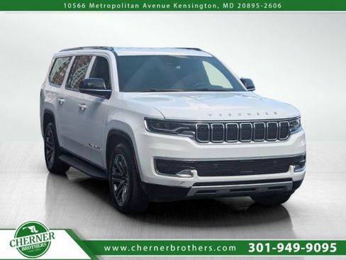 Used 2023 Jeep Wagoneer L Series II image 1