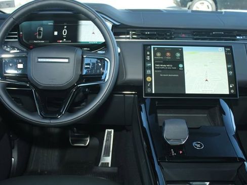 Used 2025 Land Rover Range Rover Sport Dynamic SE image 4