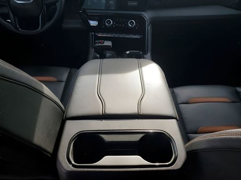 Used 2023 GMC Sierra 1500 AT4 w/ Technology Package image 22