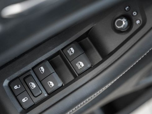 New 2025 Jeep Grand Cherokee 4WD image 36