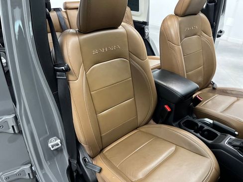 Used 2022 Jeep Wrangler Unlimited Sahara w/ Cold Weather Group image 22