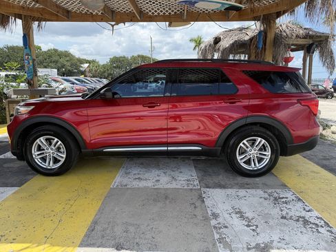 Used 2020 Ford Explorer XLT w/ Equipment Group 202A RWD image 8
