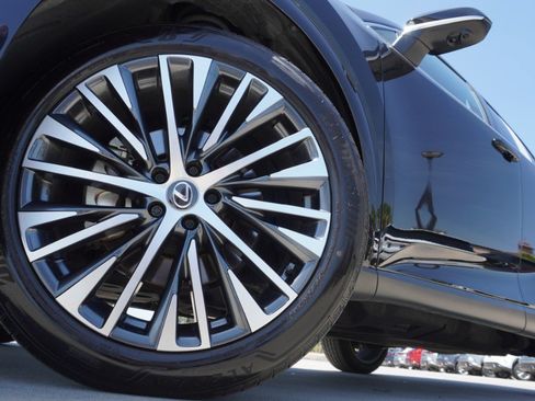 Certified 2025 Lexus RX 350 Premium FWD image 12