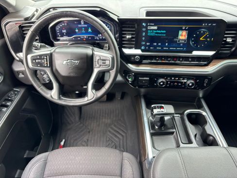 Used 2024 Chevrolet Silverado 1500 LT Trail Boss w/ Protection Package AWD/4WD image 7