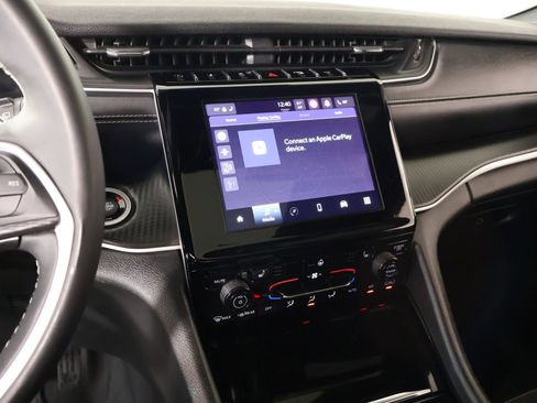 Used 2023 Jeep Grand Cherokee L Laredo AWD/4WD image 5