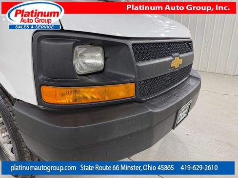 Used 2016 Chevrolet Express 3500 Extended RWD image 47