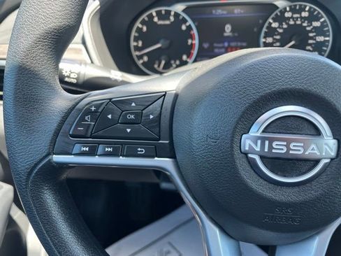 Used 2025 Nissan Altima 2.5 SV FWD image 21