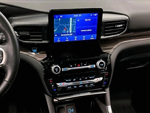 Used 2023 Ford Explorer Limited w/ Equipment Group 301A image 6