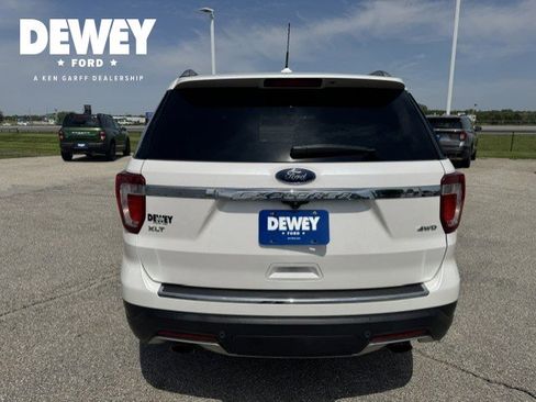 Used 2018 Ford Explorer XLT w/ Equipment Group 202A AWD/4WD image 7