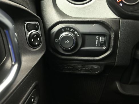 Used 2024 Jeep Wrangler Unlimited Sport AWD/4WD image 23