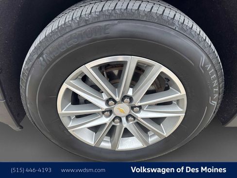 Used 2023 Chevrolet Traverse LT image 8