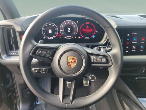 Used 2024 Porsche Cayenne S image 24