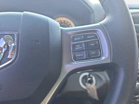 Used 2021 RAM 1500 Classic SLT AWD/4WD image 18