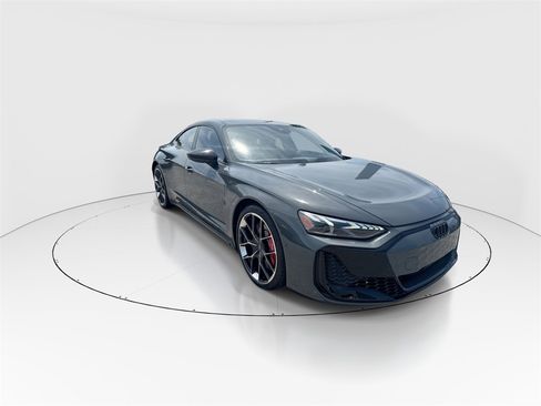 New 2025 Audi RS e-tron GT performance image 2