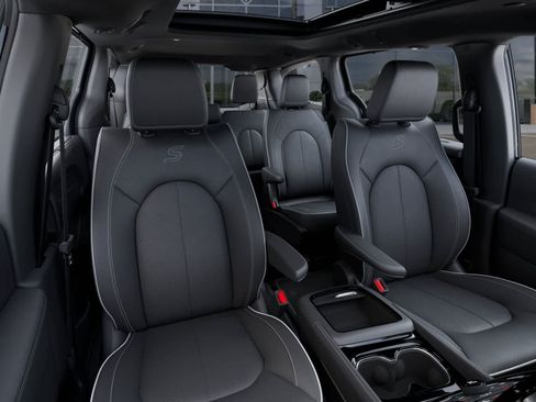 New 2026 Chrysler Pacifica Limited w/ S Appearance Package AWD/4WD image 16