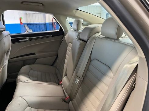 Used 2017 Ford Fusion Energi SE FWD image 19
