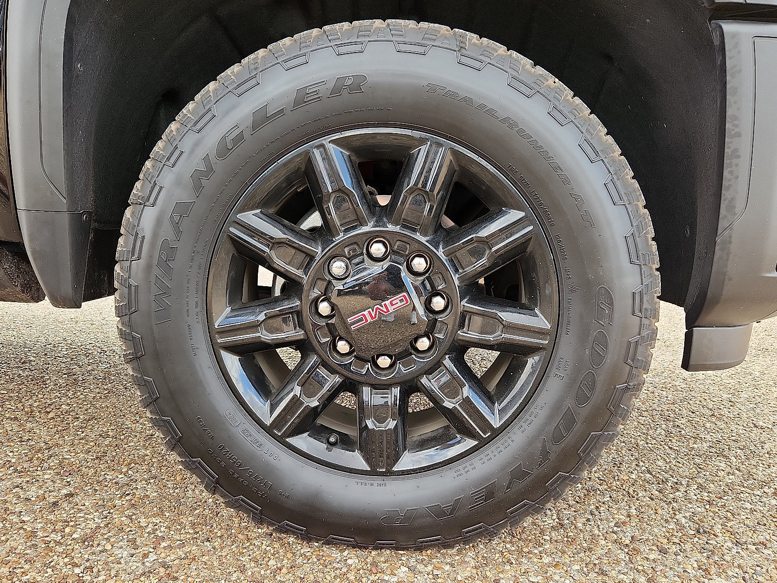 Used 2025 GMC Sierra 2500 AT4 w/ Technology Package AWD/4WD image 6