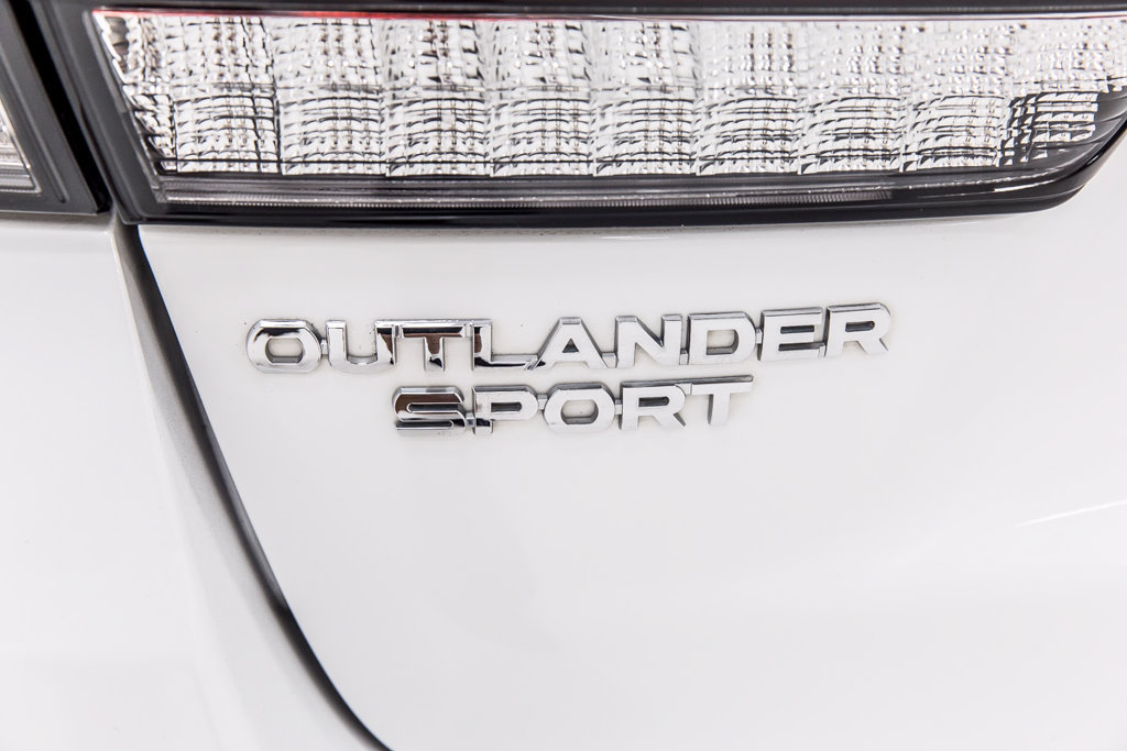 Used 2020 Mitsubishi Outlander Sport ES FWD image 5