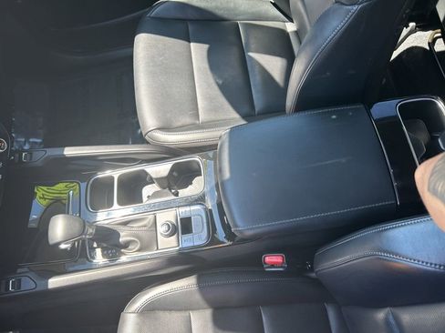 Used 2024 Kia Telluride S w/ S Sunroof Package FWD image 16
