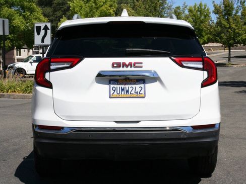 Used 2023 GMC Terrain SLT FWD image 9