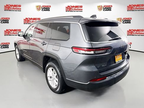 Used 2022 Jeep Grand Cherokee L Laredo w/ Luxury Tech Group I AWD/4WD image 2