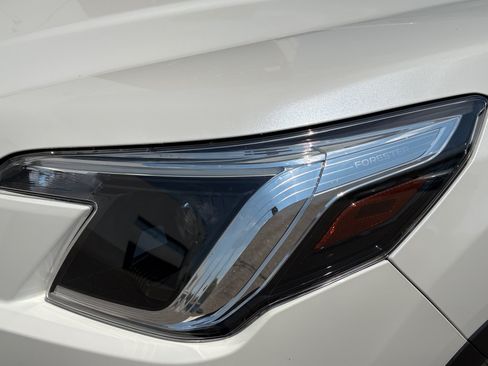 Certified 2023 Subaru Forester Premium AWD/4WD image 9