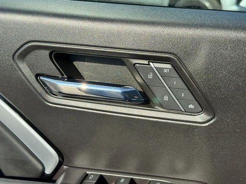 Used 2023 Chevrolet Colorado Z71 w/ Z71 Convenience Package 2 image 22