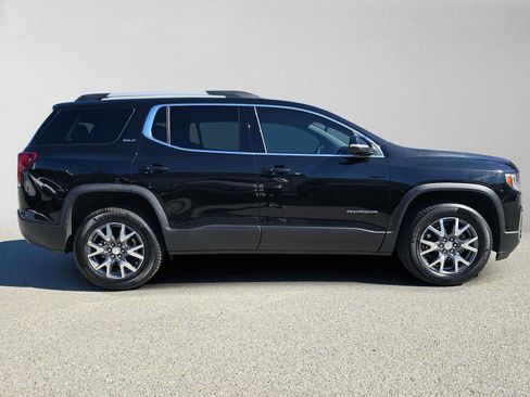Used 2022 GMC Acadia SLT w/ Technology Package AWD/4WD image 2