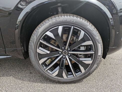 New 2026 Volvo XC90 T8 Ultra w/ Protection Package AWD/4WD image 11