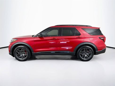 Used 2025 Ford Explorer ST-Line w/ Premium Package RWD image 2