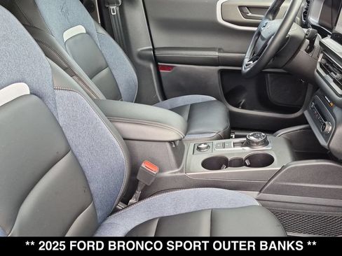 Used 2025 Ford Bronco Sport Outer Banks w/ Outer Banks Tech Package+ AWD/4WD image 29