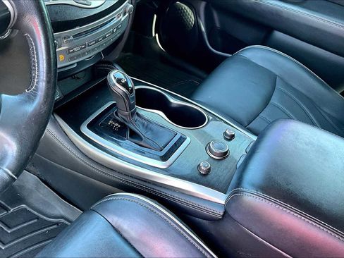 Used 2019 INFINITI QX60 Luxe w/ Essential Package image 16