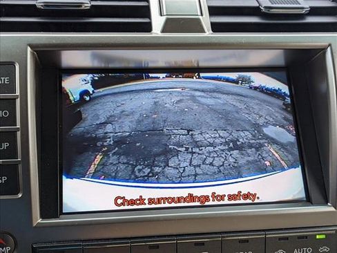 Used 2013 Lexus GX 460 Premium image 14