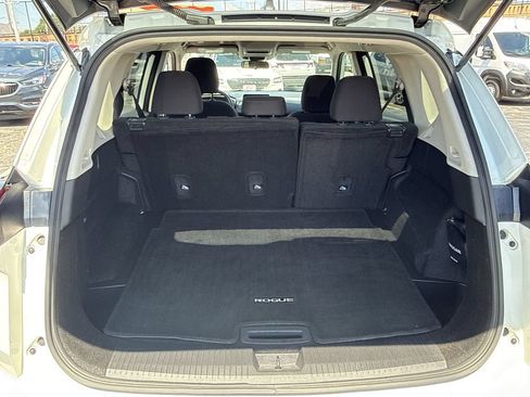 Used 2024 Nissan Rogue S FWD image 25
