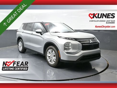 Used 2025 Mitsubishi Outlander ES image 1