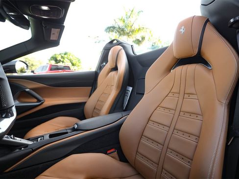 Certified 2022 Ferrari 812 GTS Base image 41