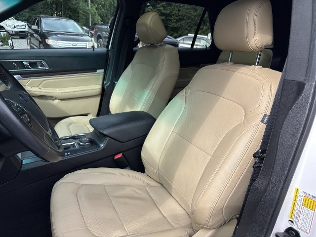 Used 2016 Ford Explorer Limited w/ Equipment Group 301A AWD/4WD image 11