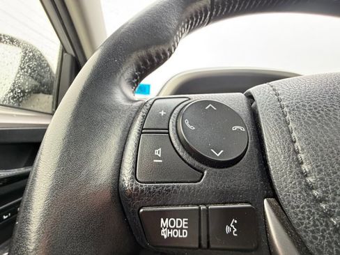 Used 2018 Toyota RAV4 Limited AWD/4WD image 21