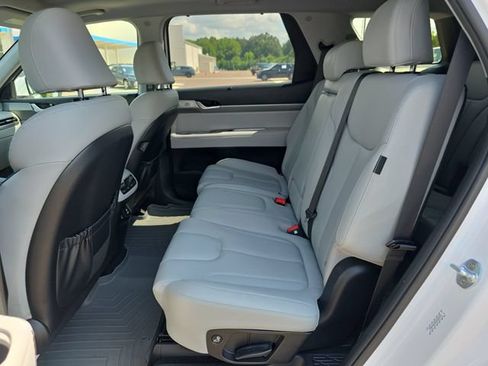 Used 2023 Hyundai Palisade SEL FWD image 11