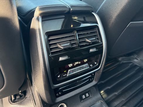 Used 2020 BMW X7 M50i w/ Dynamic Handling Package image 46