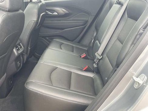 Used 2023 GMC Terrain SLT w/ Tech Package FWD image 10